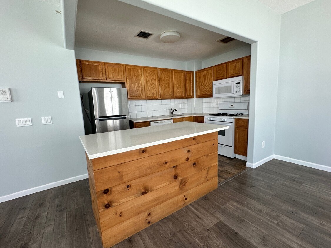 205 Aquatic Dr, Arverne, NY House Rental in Arverne, NY