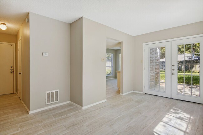 Foto del edificio - 9414 Crystal Cove Cir
