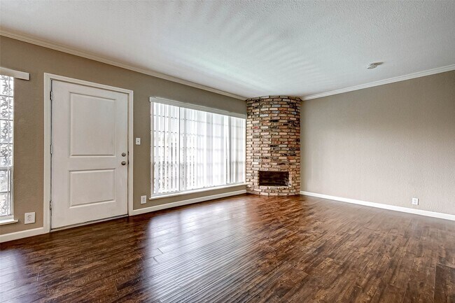 Foto del edificio - 2503 McCue Rd