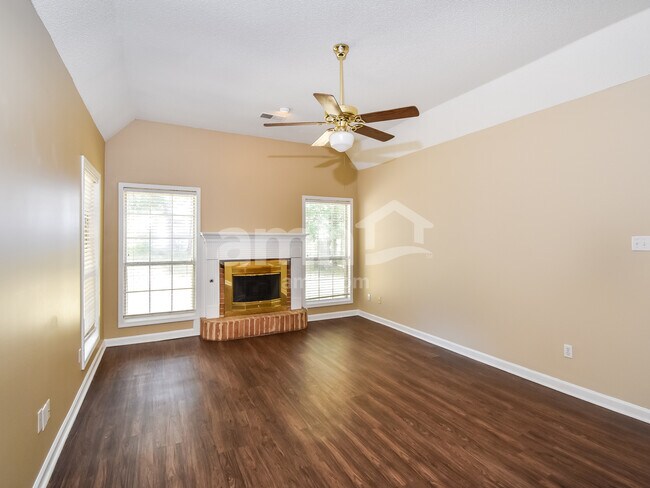 Foto del edificio - 4514 Huron Rd