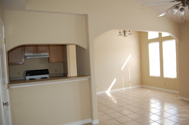 Building Photo - 505 Shiloh Dr