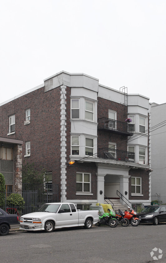 Building Photo - Mercury Apartments