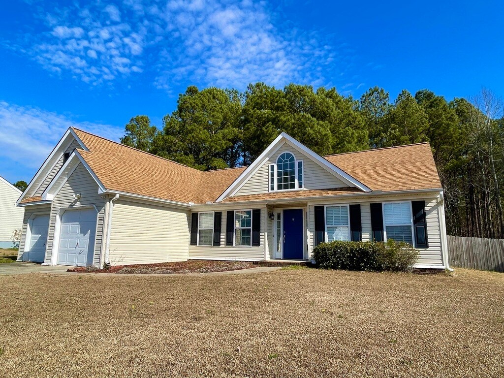 Foto principal - 205 Green Trees Dr