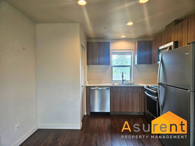 Foto del edificio - New Townhome close to downtown!