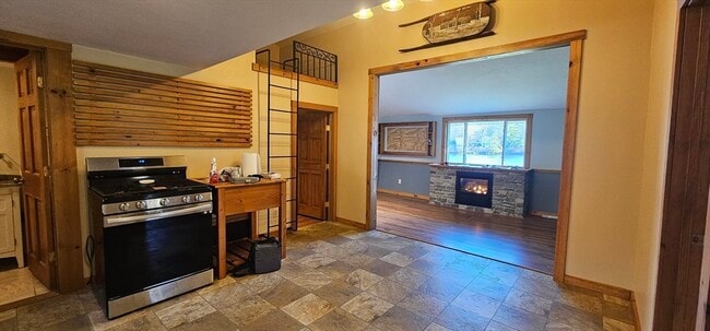 Building Photo - 89 Jolicoeur Ave