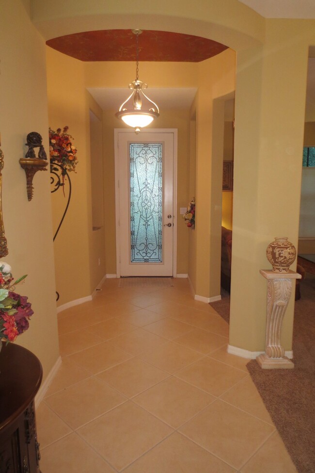 Building Photo - Fully Furnished Model Home- 3 Bedroom 2 Ba...