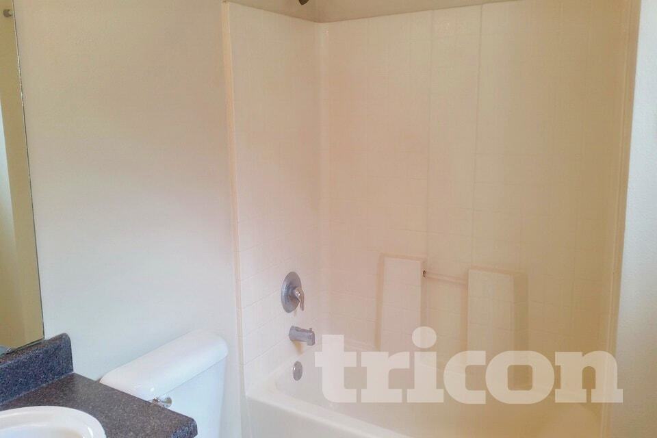 Foto del edificio - 7808 Hidden Hollow Dr