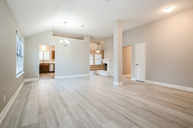 Foto del edificio - 100 Whitewater Trail