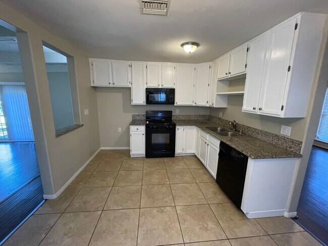 Building Photo - 22538 Berdon St