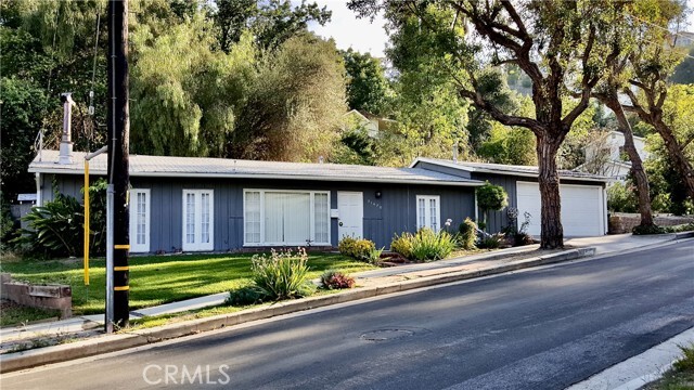 Primary Photo - 21470 Providencia St