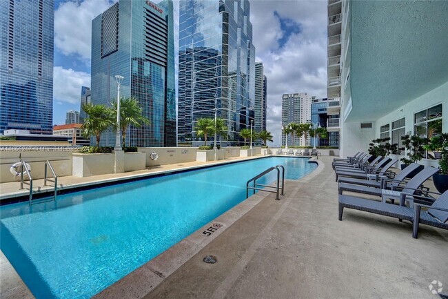 Building Photo - 1200 Brickell Bay Dr