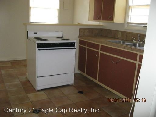 Building Photo - 606 3rd St