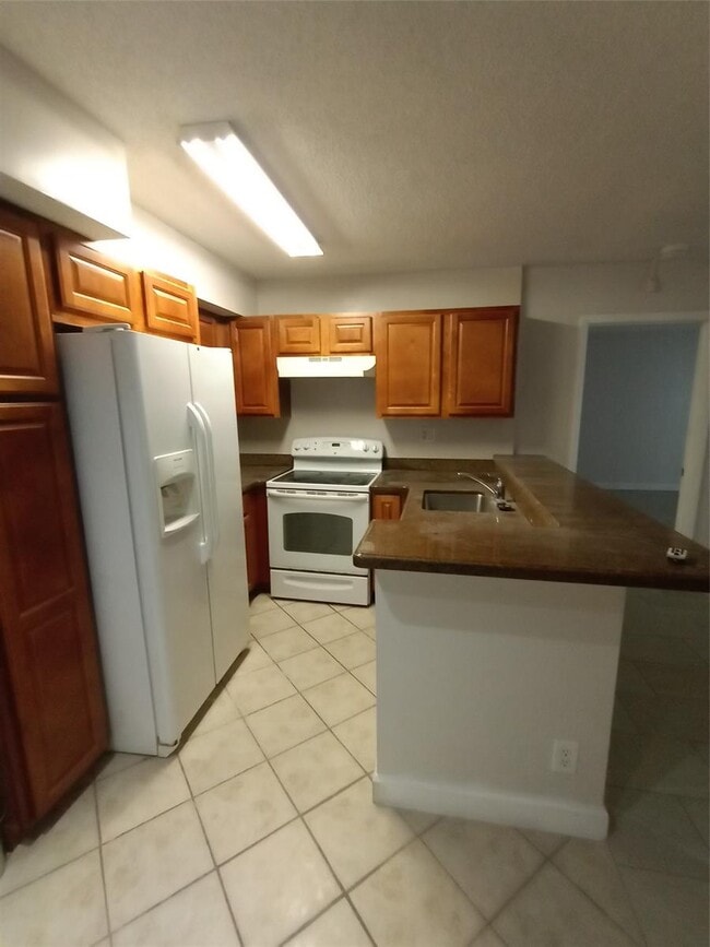 Foto del edificio - 751 Lyons Rd