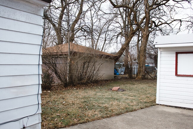 Building Photo - 12302 Milligan Ave