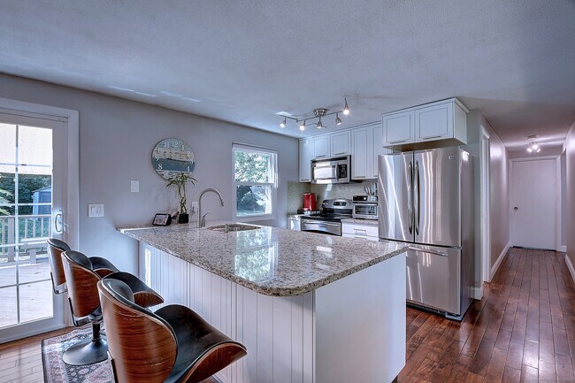 Building Photo - 42 Towhee Ln