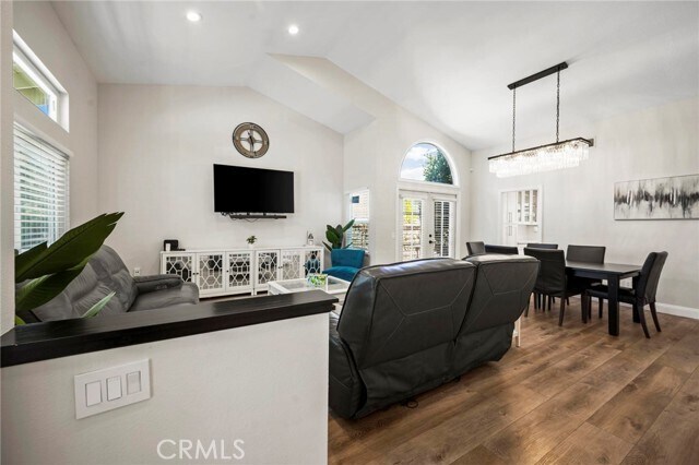 Foto del edificio - 27184 Highlands Ln
