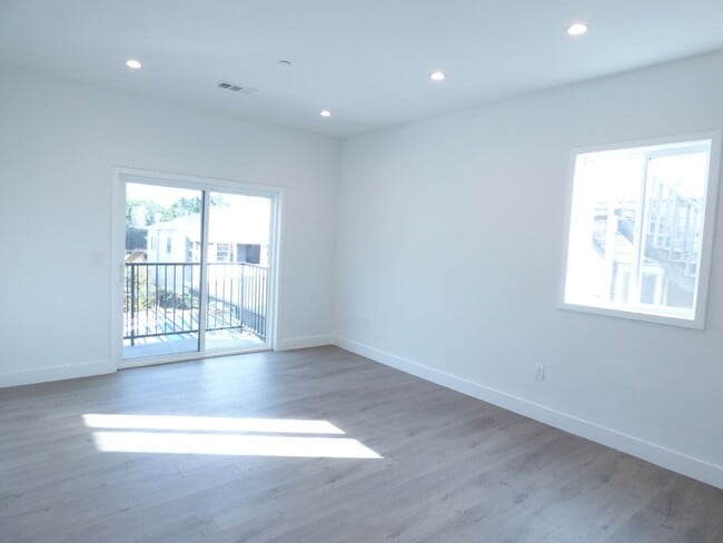 Photo - 1258 N Hobart Blvd Apartment