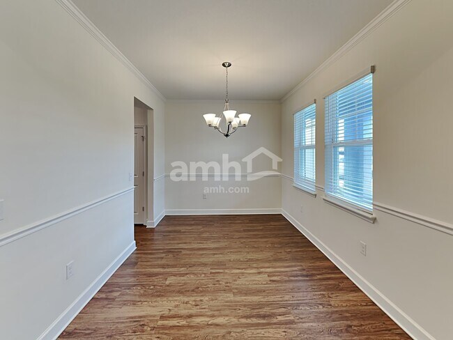Building Photo - 307 Pine Terrace Dr