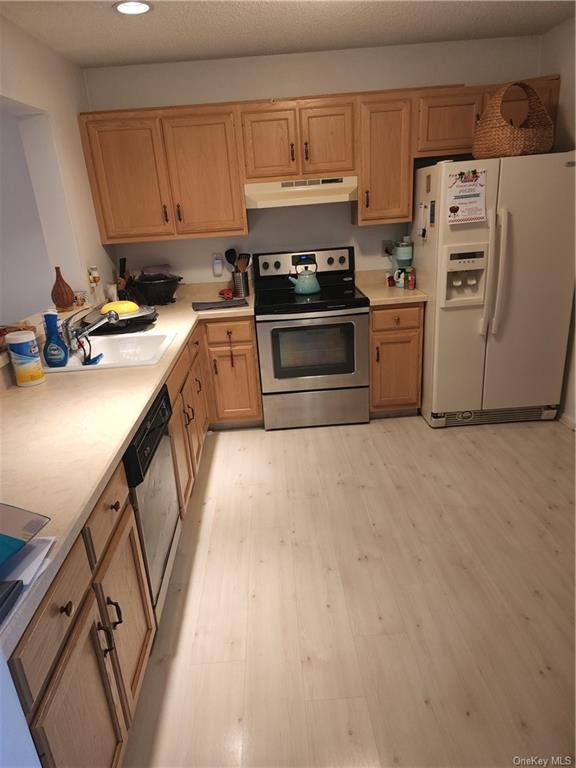 Foto del edificio - 241 Crestwood Ct