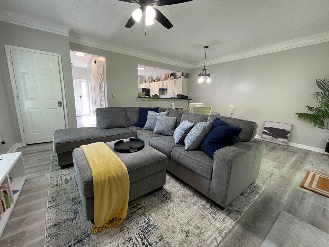 Foto principal - 2580 Picardy Cir N