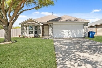 Building Photo - 23 N Golden Oak Dr