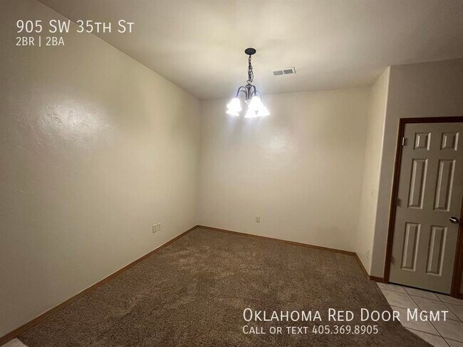 Building Photo - 905 SW 35th St