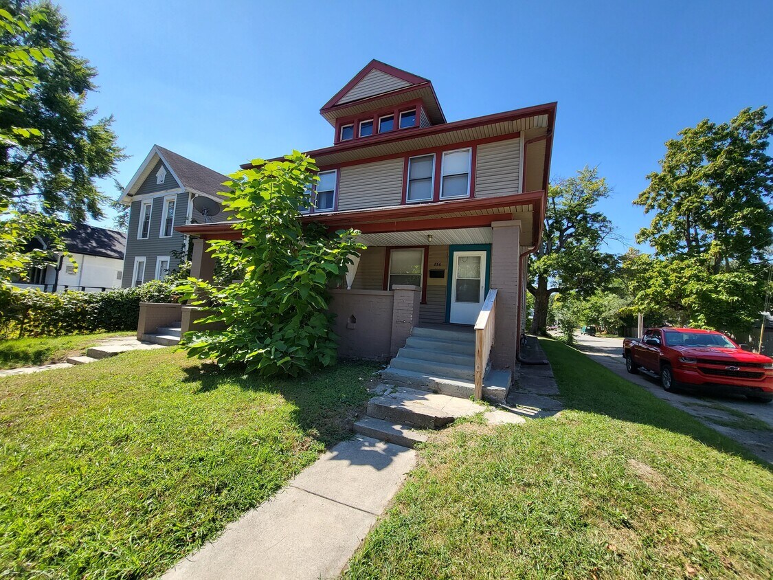 Foto principal - 856 N Tacoma Ave