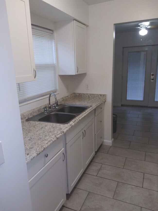 Foto del edificio - 1825 SW 67th Terrace