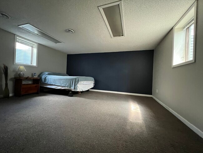 Foto del edificio - 813 1st Ave NE