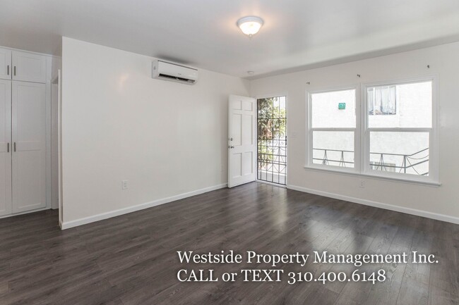 Building Photo - Downtown Los Angeles 1BD/1BA Upper Unit