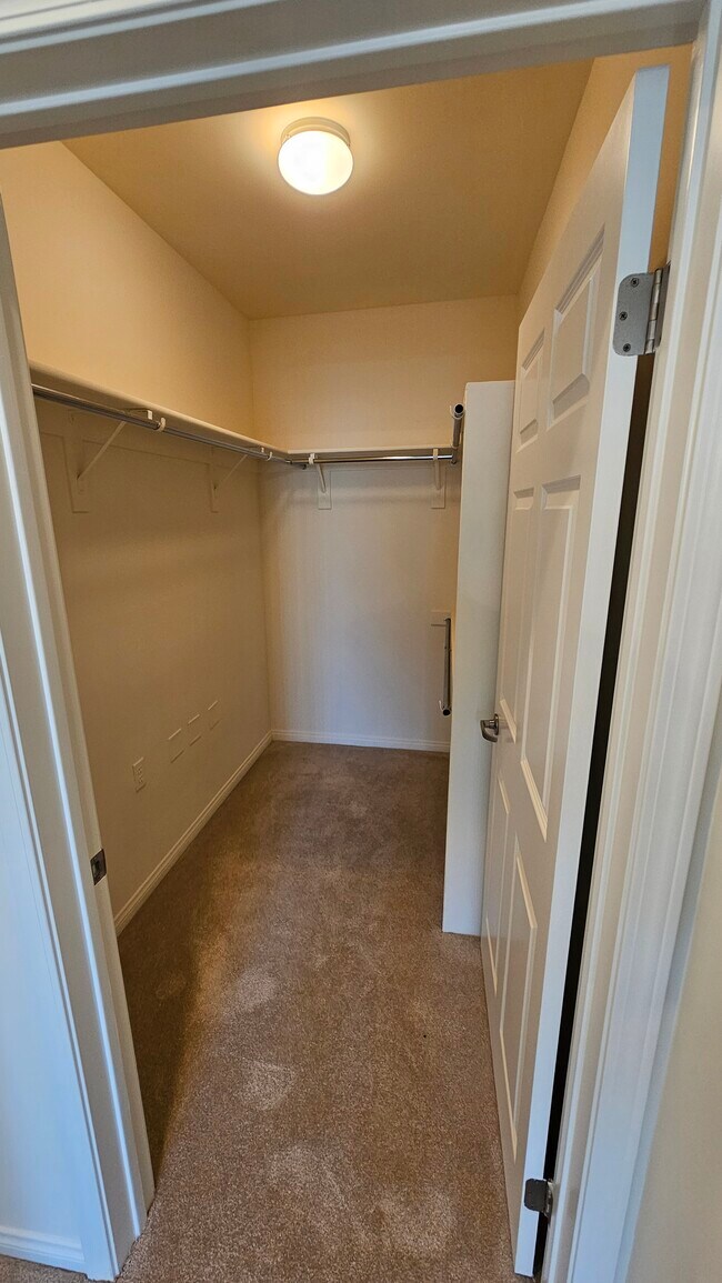 Foto del edificio - 949 N Croft Ave