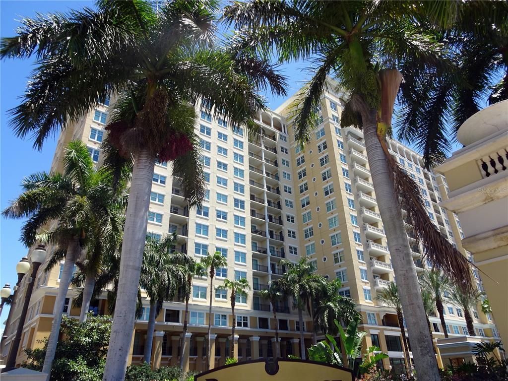 Foto principal - 750 N Tamiami Trail