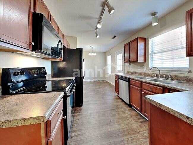 Foto del edificio - 1309 Lowell St