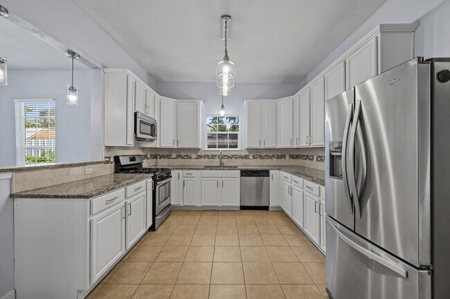 Foto del edificio - 420 E 9th St