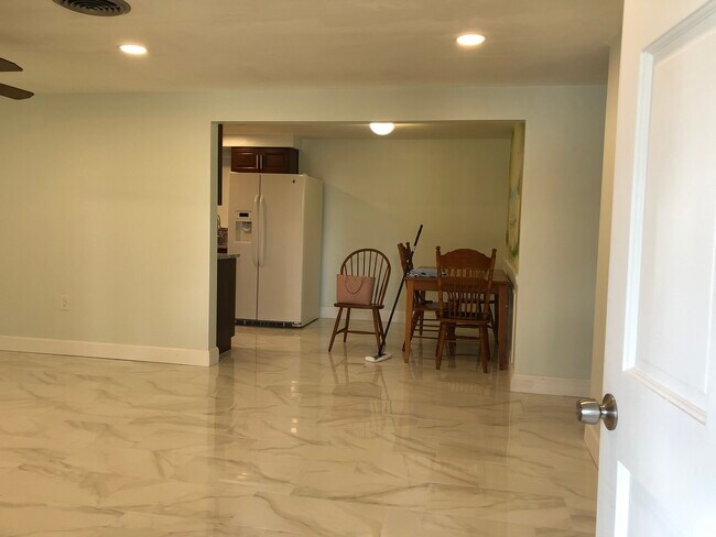 Foto del edificio - 5121 Dove Dr