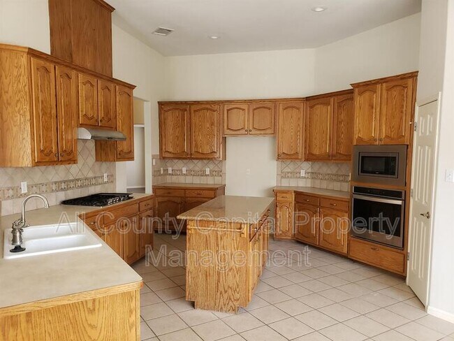 Building Photo - 16636 Cordillera Dr