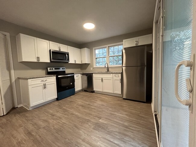 Photo - 185 Springtree Rd House