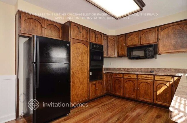 Foto del edificio - 6212 Shallowford Way