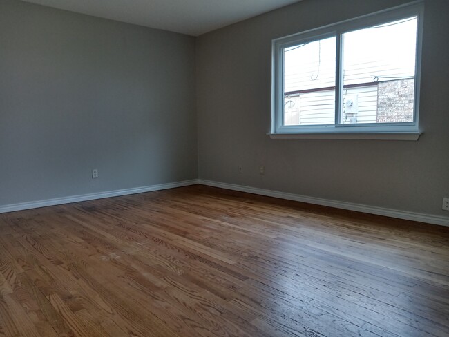 Building Photo - 1409 Golden Grove Dr