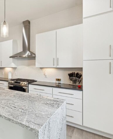 Foto del edificio - 422 W 9th St
