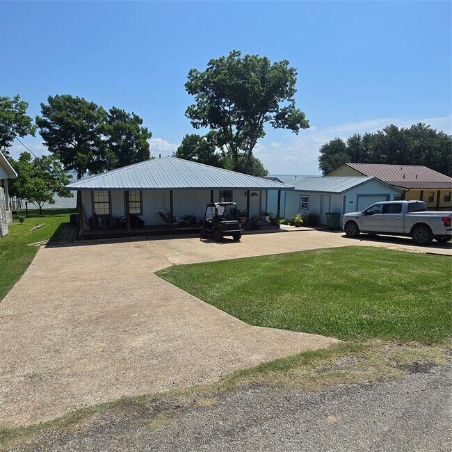 Building Photo - 500 Highcrest Dr