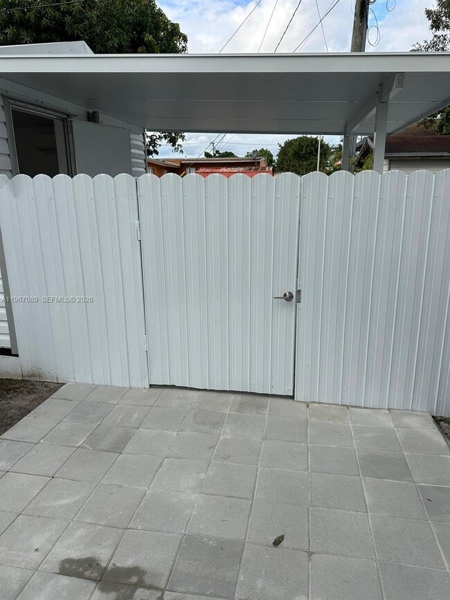 Building Photo - 235 W 16th St