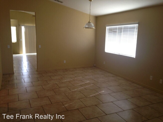 Building Photo - 5 br, 3.5 bath House - 14231 Caroline St