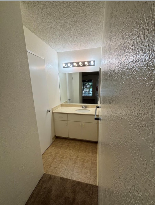 Building Photo - 279 Mananai Pl