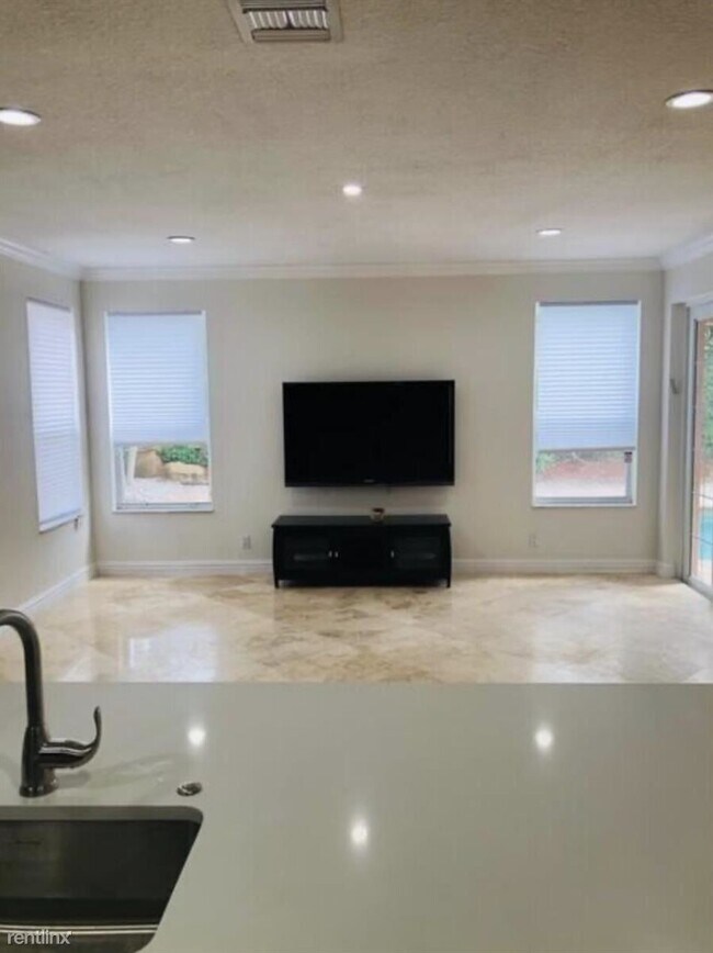 Building Photo - 5 br, 3 bath House - 9350 Fox Trot Ln