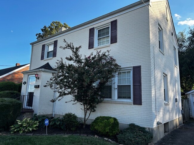 Building Photo - 4318 Delray St NW