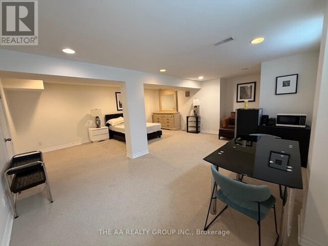 Building Photo - 1502 Thetford Ct