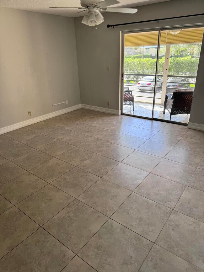 Foto del edificio - 1251 NW 13th St