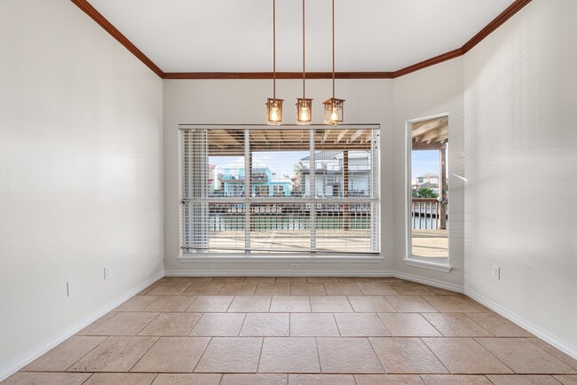 Building Photo - 15325 Cartagena Ct