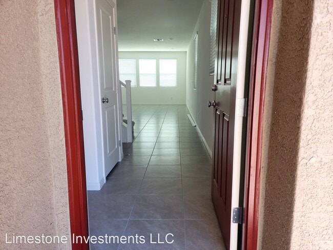 Foto del edificio - 5 br, 3 bath House - 8962 Lucky Crest Street